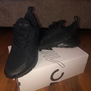 Nike max 270 black on black size 8.5